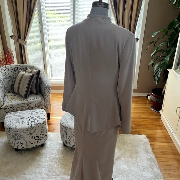 Evening - embellished 2 piece - Picture 3 of 7